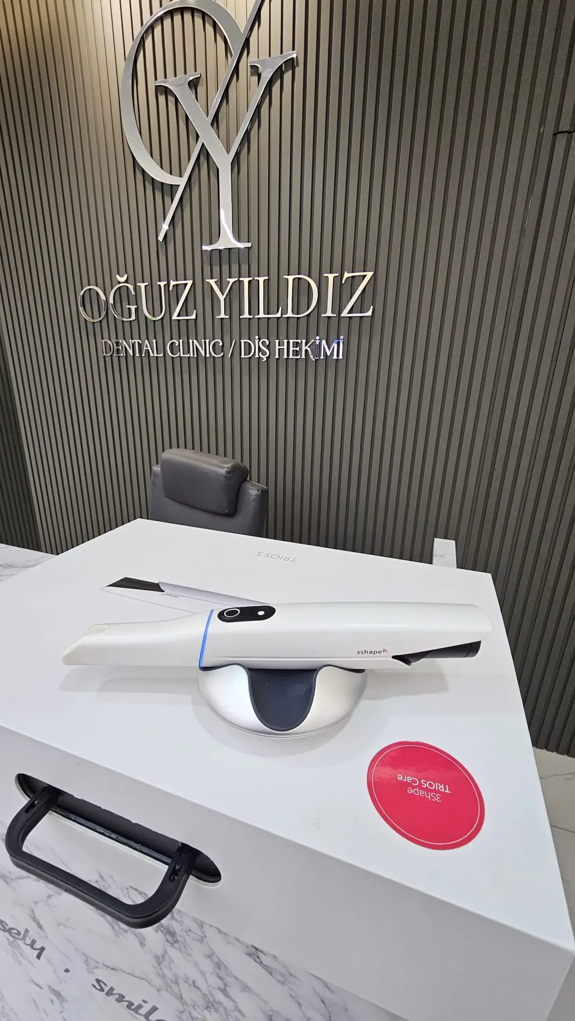 Clinic-provided photograph of Dr Oğuz Yıldız