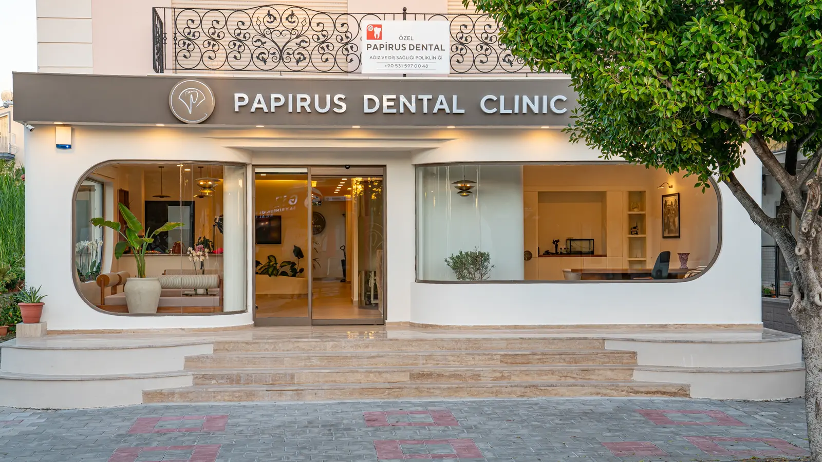 Clinic-provided photograph of Papirus Dental