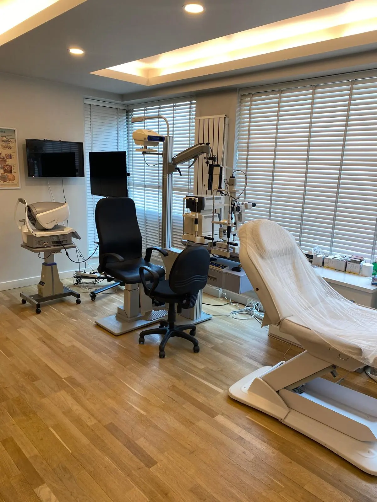 Clinic-provided photograph of Dr Hakan Yüzer