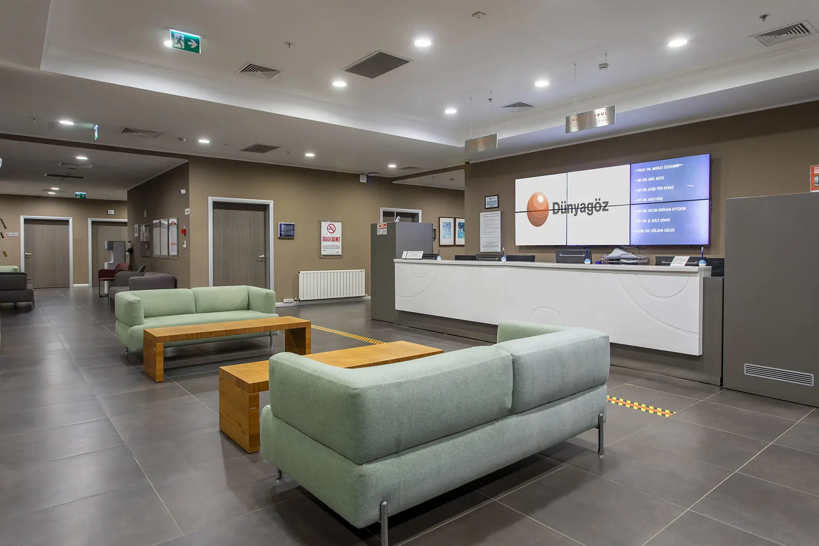Clinic-provided photograph of Dünya Sakarya Eye Centre