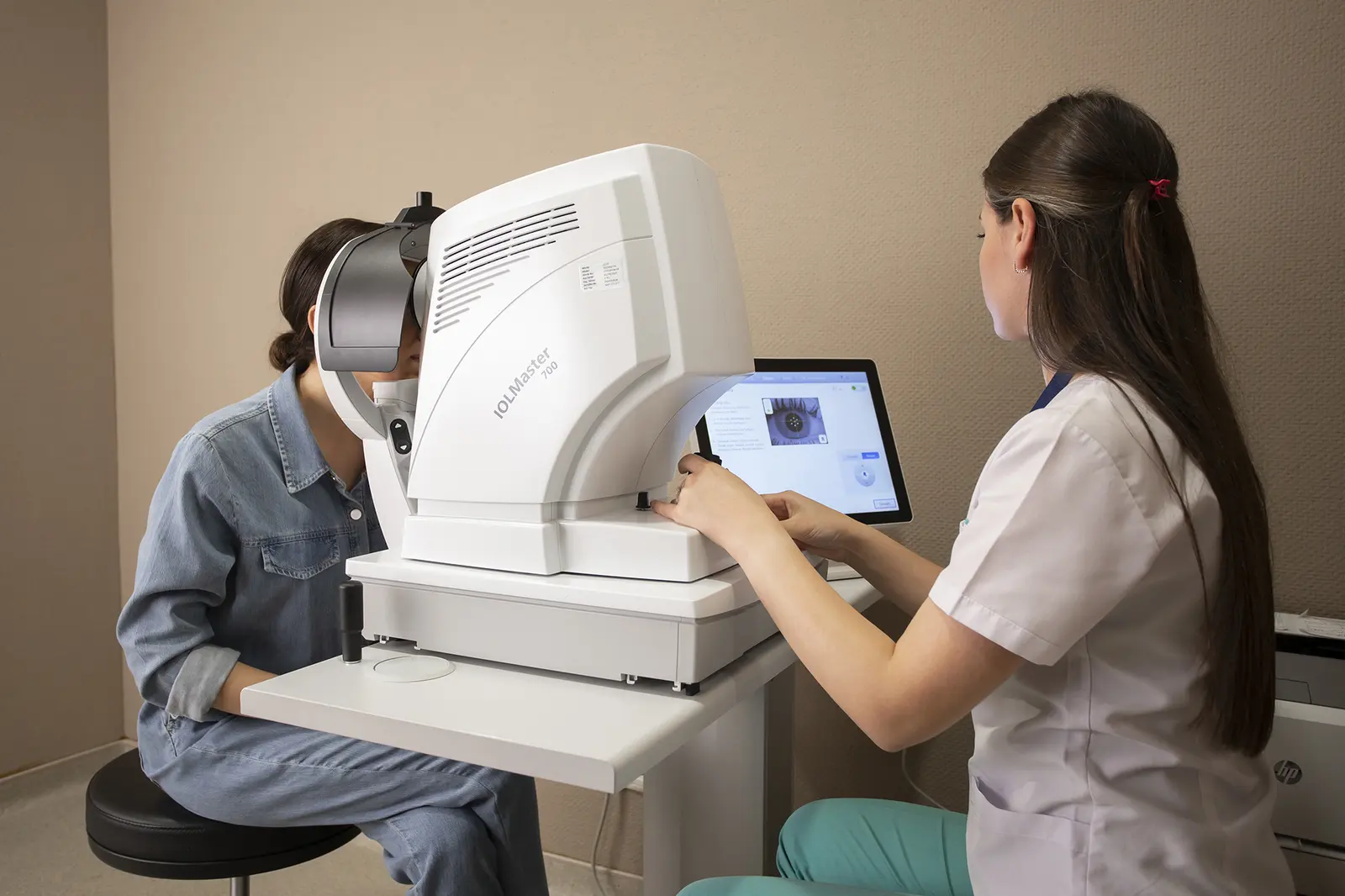 Clinic-provided photograph of Dünya Sakarya Eye Centre