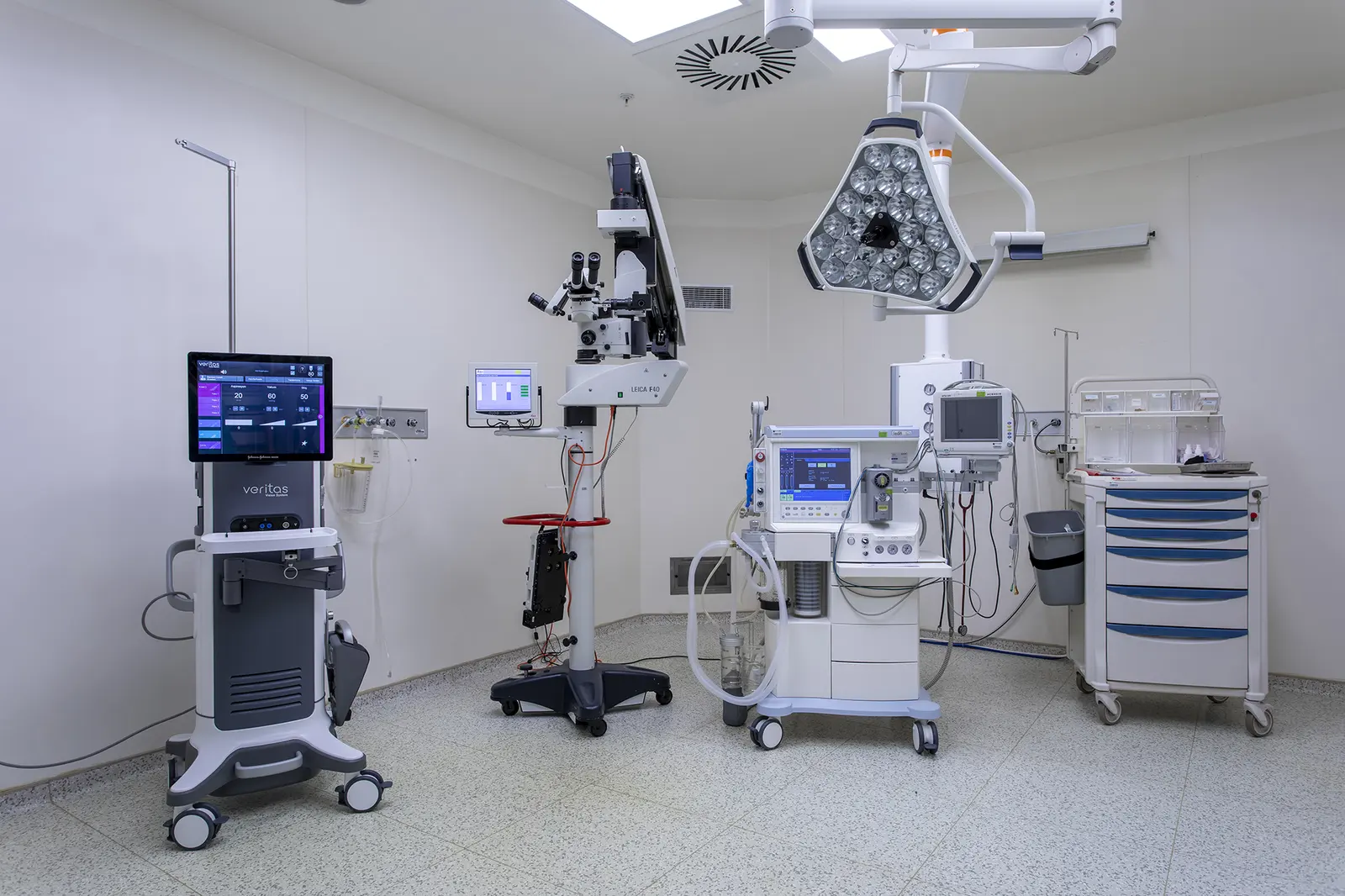 Clinic-provided photograph of Dünya Sakarya Eye Centre