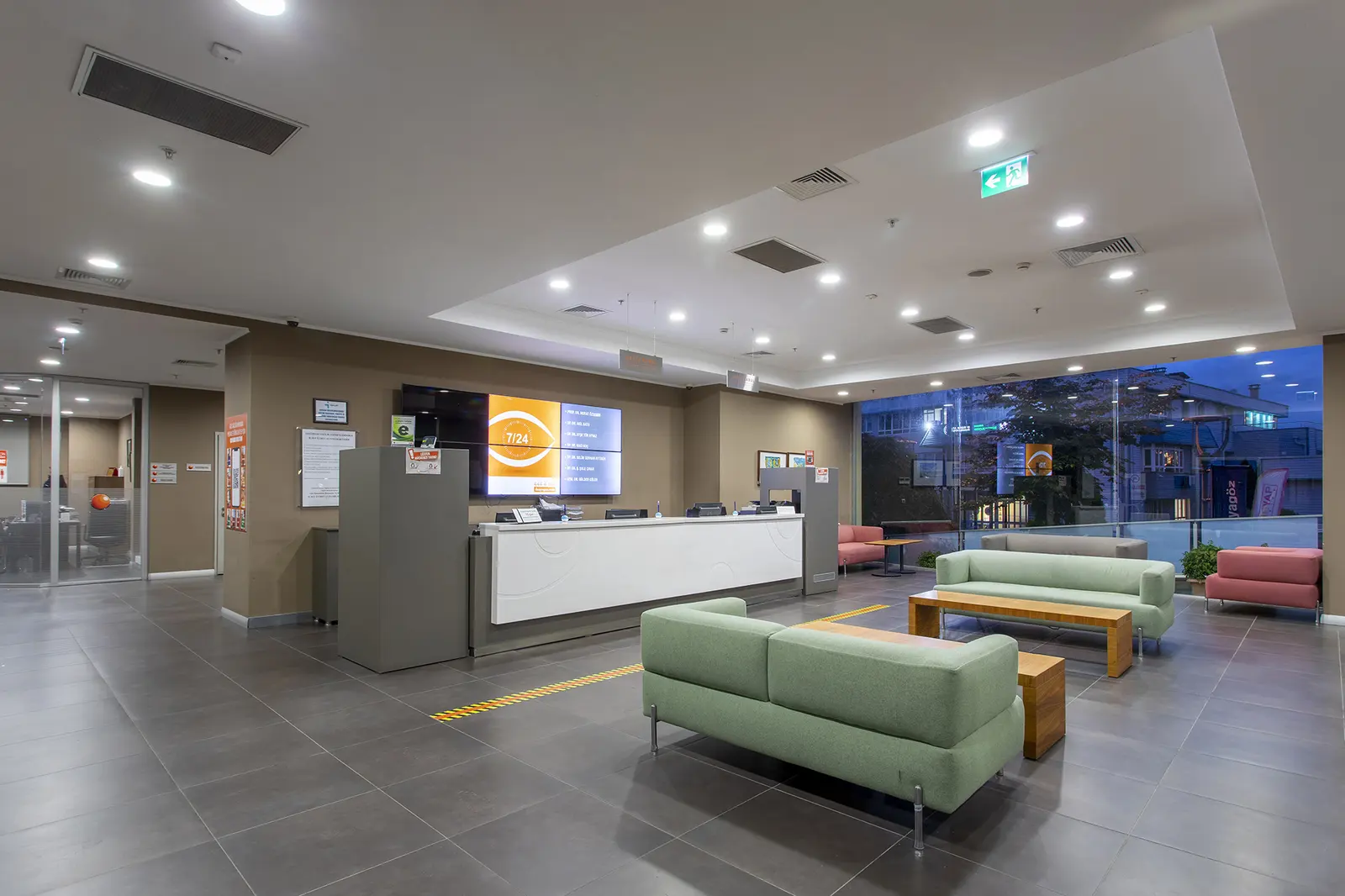 Clinic-provided photograph of Dünya Sakarya Eye Centre