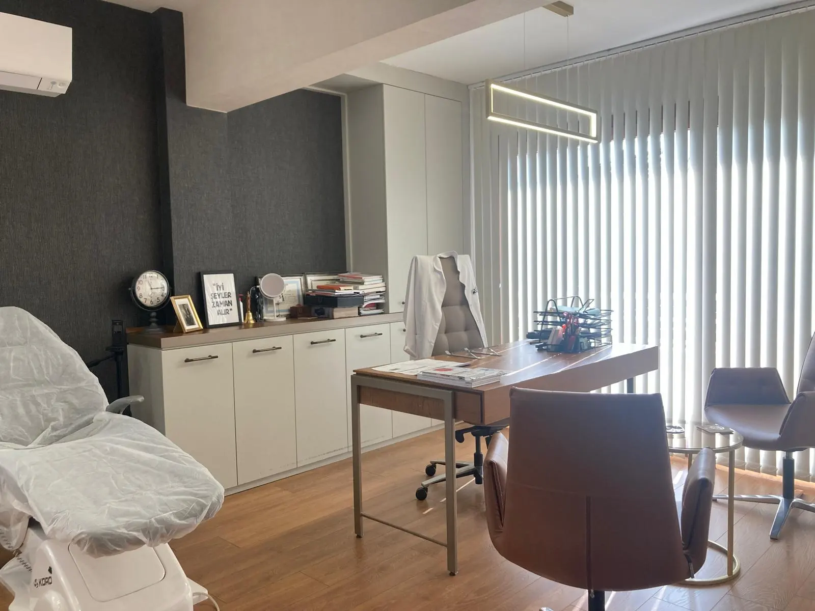 Von der Klinik bereitgestelltes Foto von Dr. Ayşe Naren