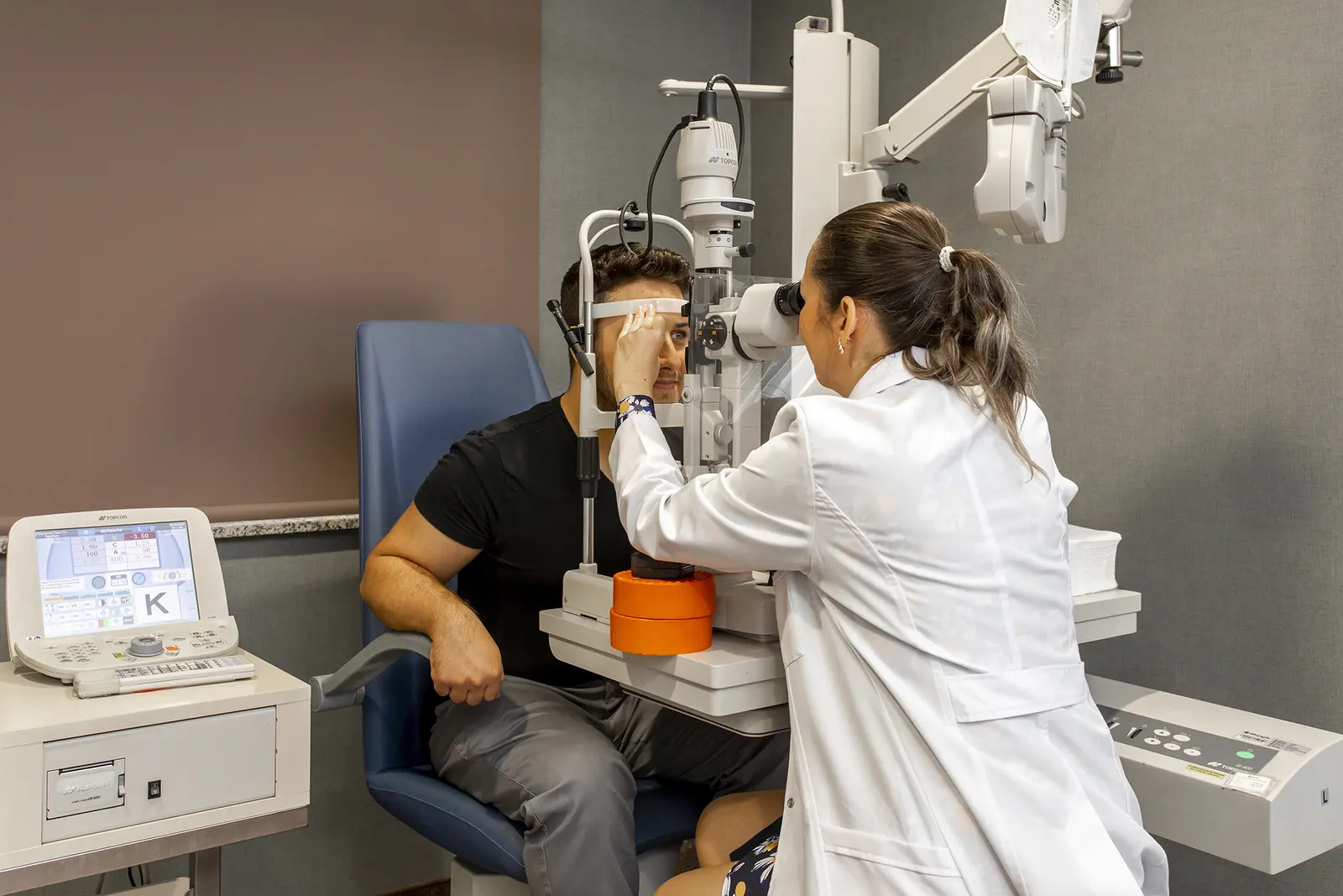 Clinic-provided photograph of Dünyagöz Pendik Eye Centre