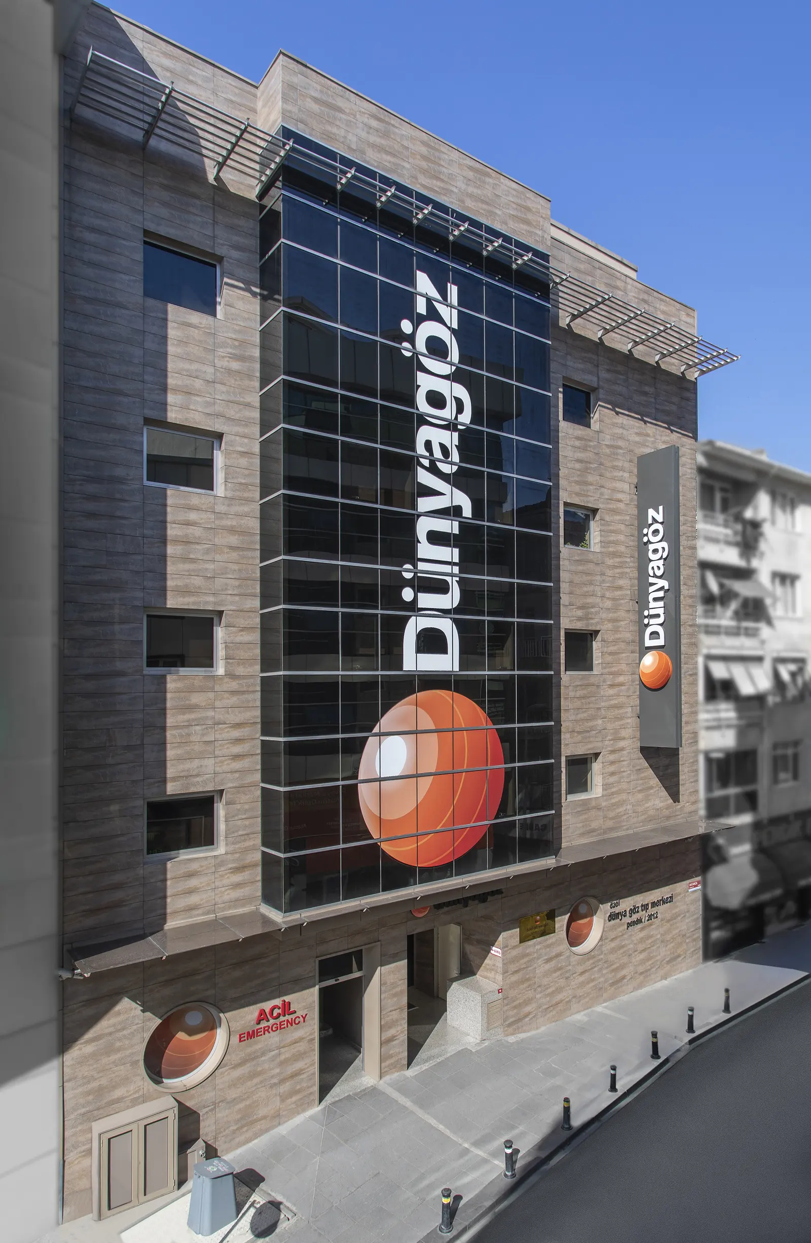 Clinic-provided photograph of Dünyagöz Pendik Eye Centre