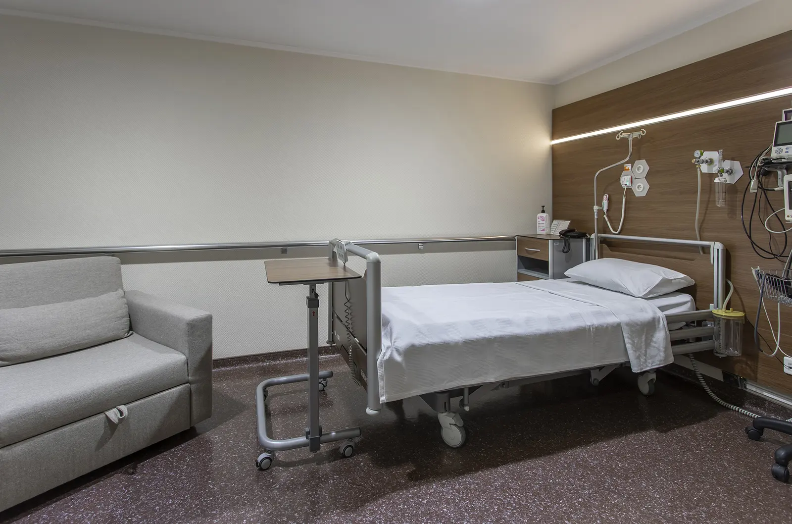 Clinic-provided photograph of Dünyagöz Pendik Eye Centre