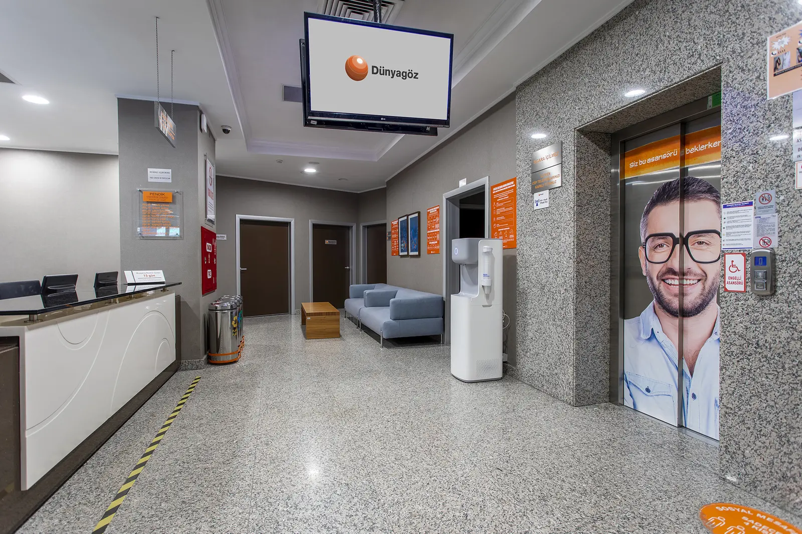 Clinic-provided photograph of Dünyagöz Pendik Eye Centre