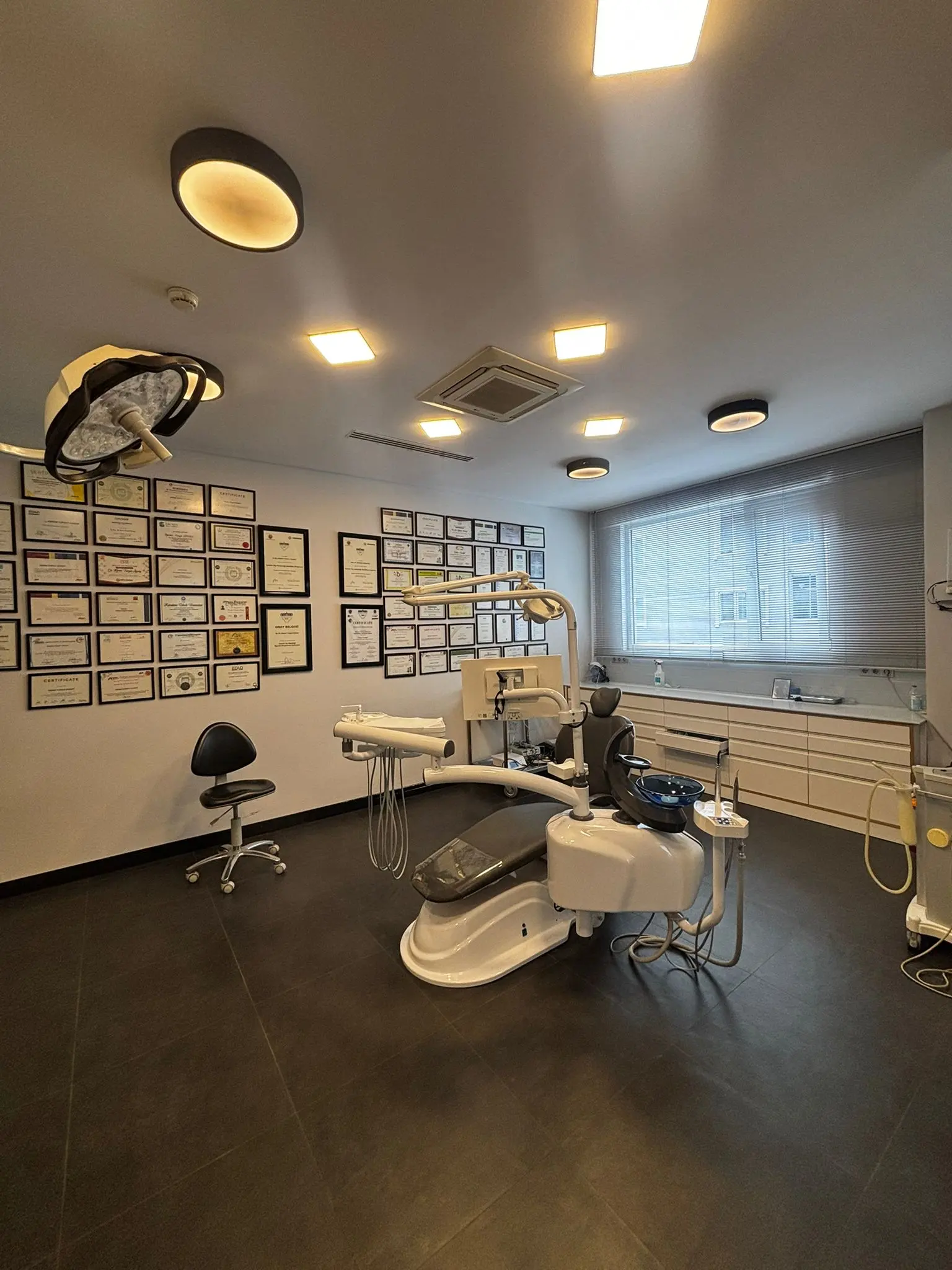 Clinic-provided photograph of Bursa Dental Clinic