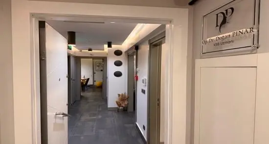 Von der Klinik bereitgestelltes Foto von Dr. Doğan Pınar