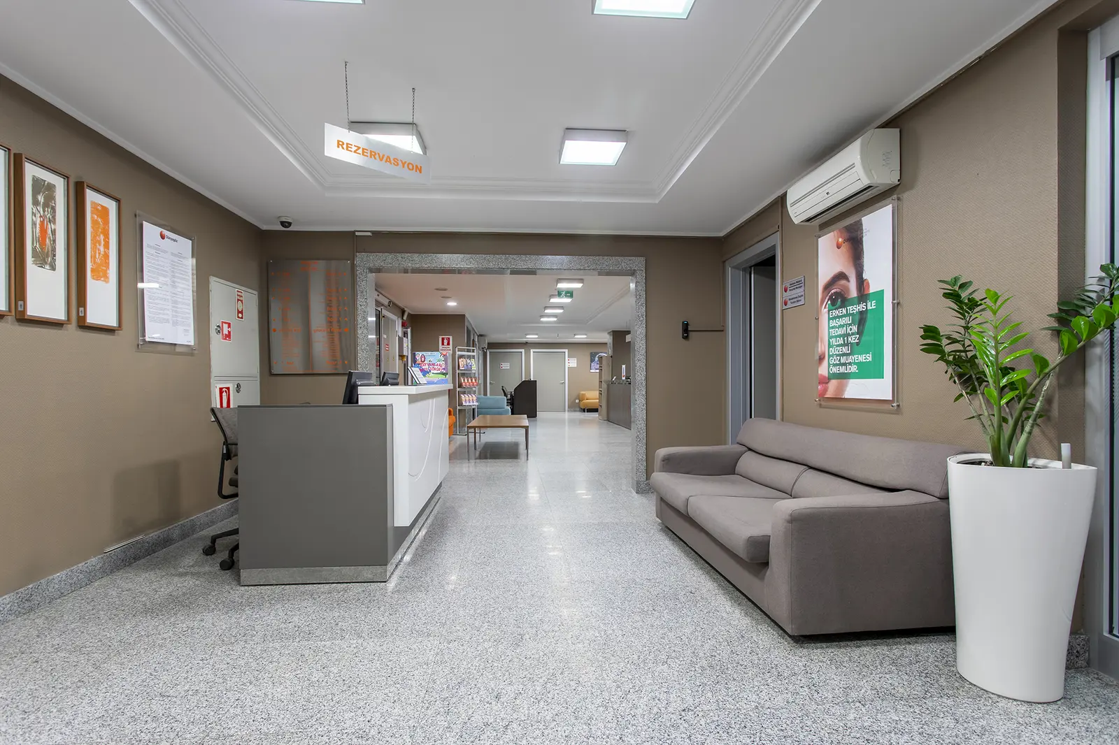 Clinic-provided photograph of Dünyagöz Adana Eye Centre