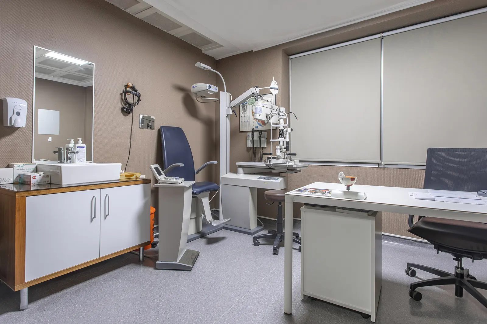 Clinic-provided photograph of Dünya İzmit Eye Hospital