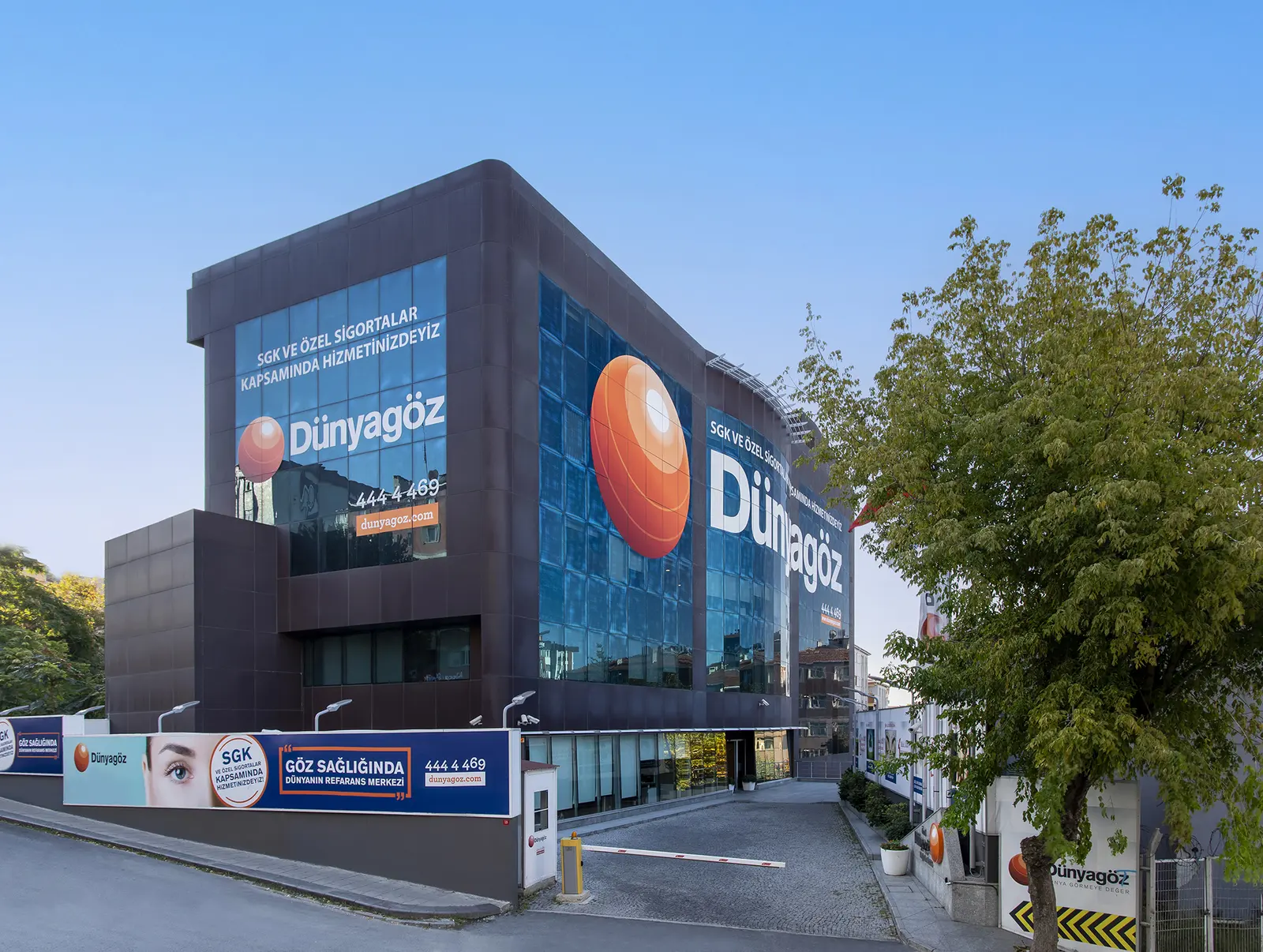 Clinic-provided photograph of Dünya Bağcılar Eye Centre