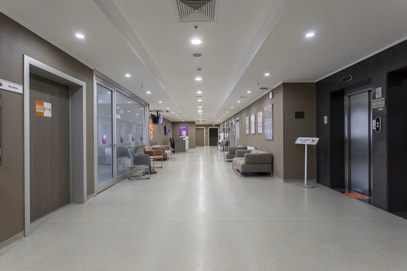 Clinic-provided photograph of Dünya Bağcılar Eye Centre