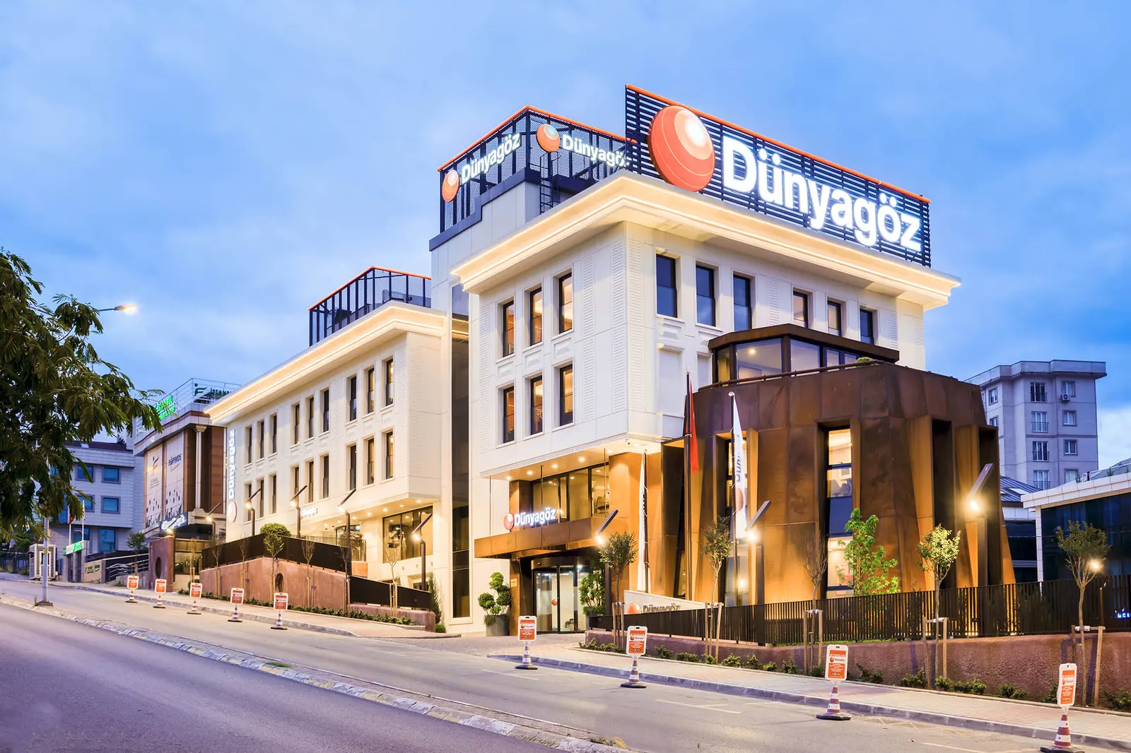 Clinic-provided photograph of Dünyagöz Ataşehir Eye Centre