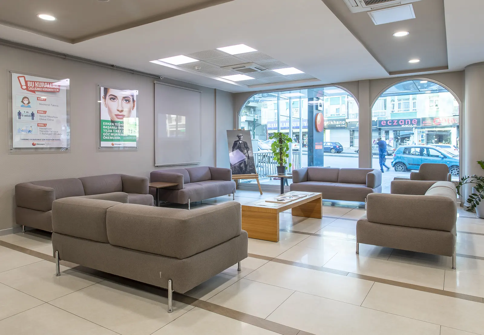 Clinic-provided photograph of Dünya Keçiören Eye Centre