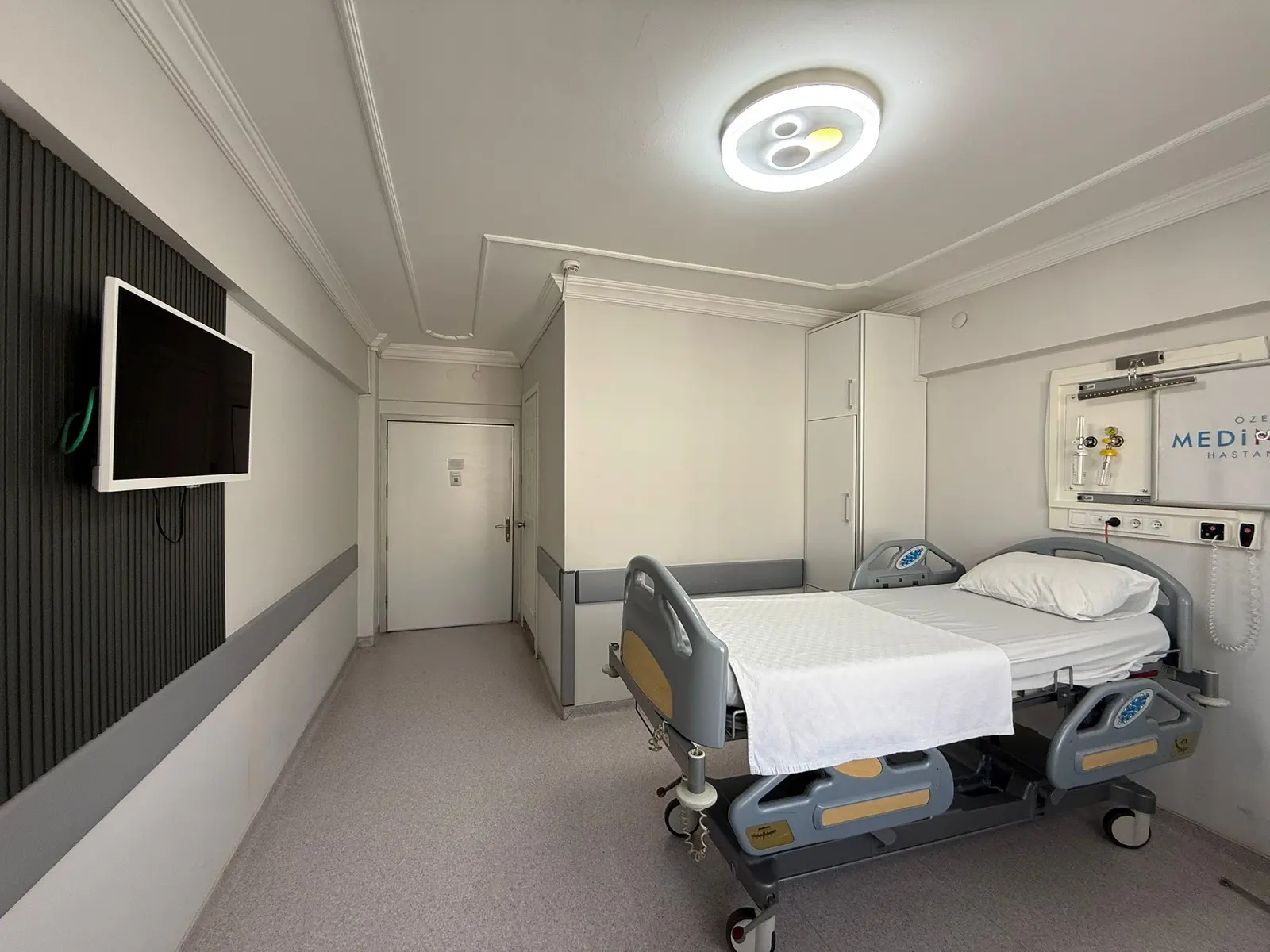 Clinic-provided photograph of Medinova Hospital