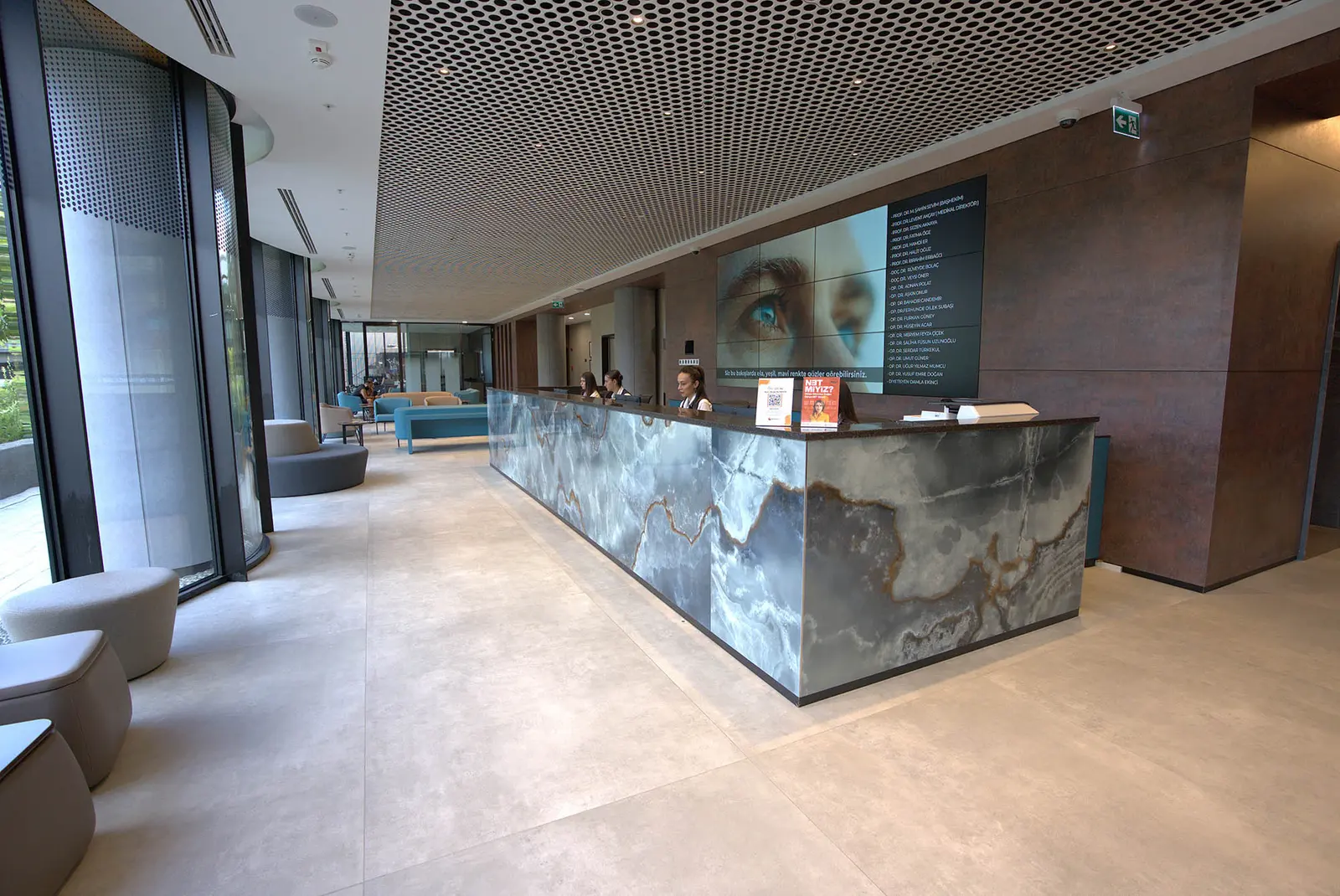 Clinic-provided photograph of Dünyagöz Altunizade Eye Centre