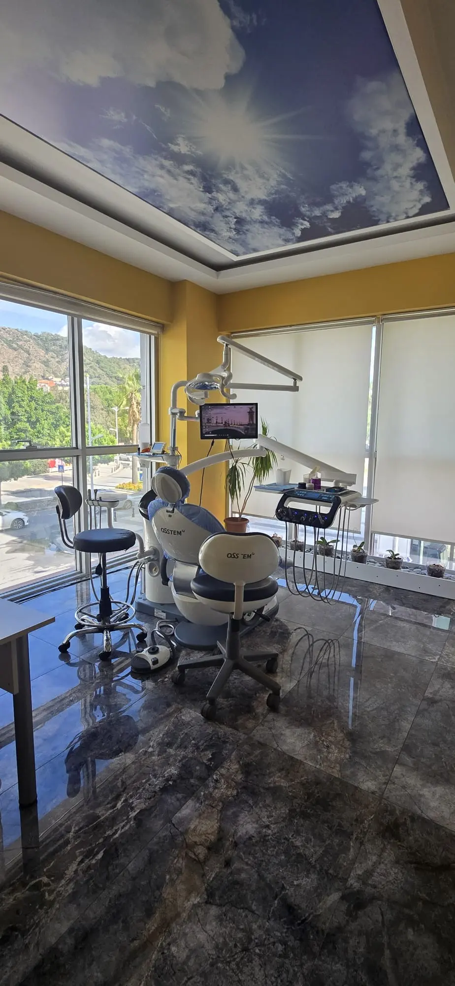 Clinic-provided photograph of Dr Hakan Özden