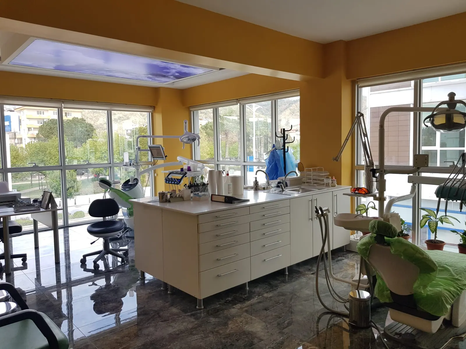 Clinic-provided photograph of Dr Hakan Özden