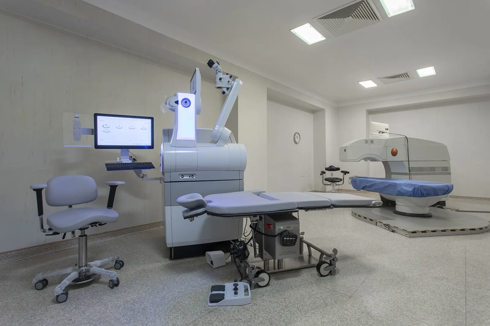 Clinic-provided photograph of Dünya Etiler Eye Hospital