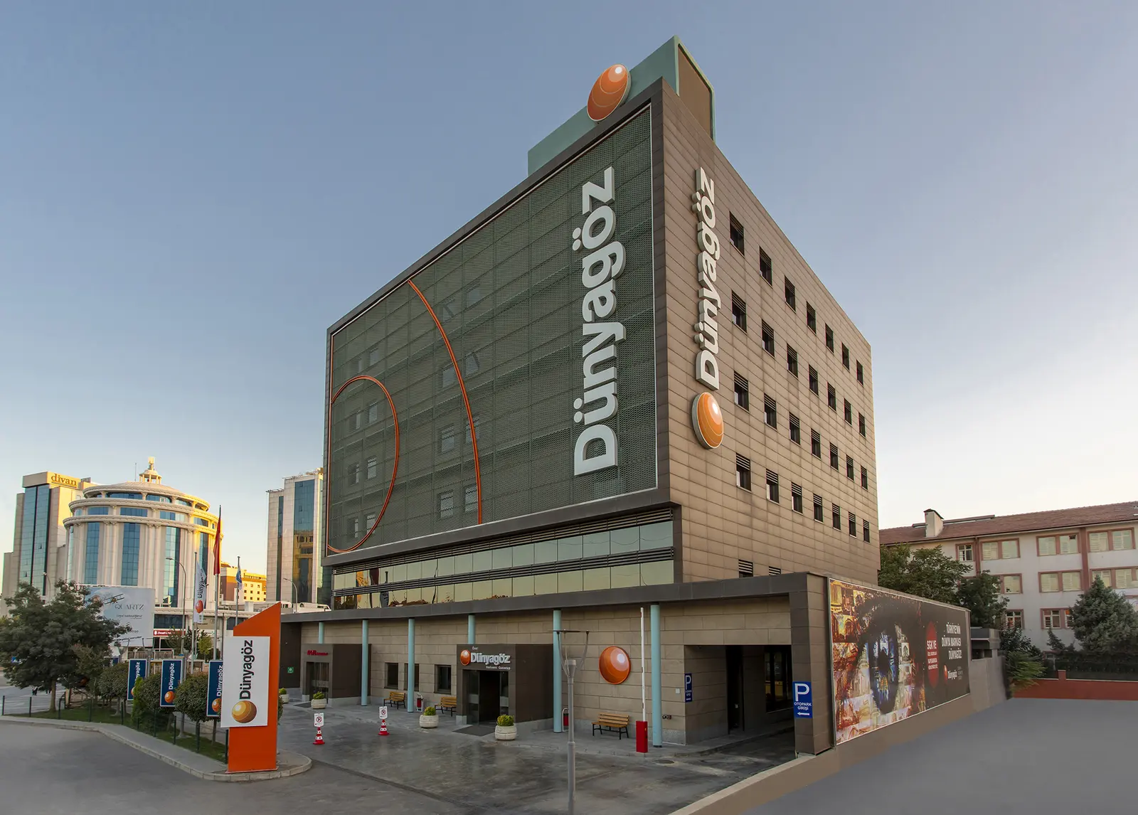 Clinic-provided photograph of Dünya Gaziantep Eye Hospital