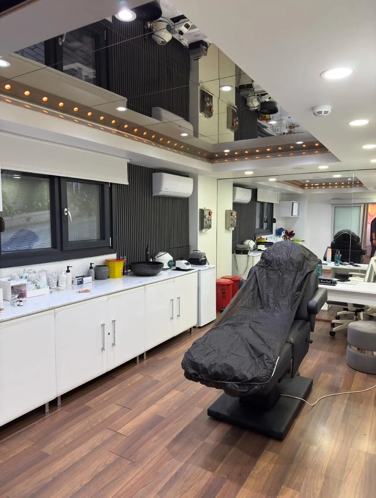 Clinic-provided photograph of Dr Murat İmalı