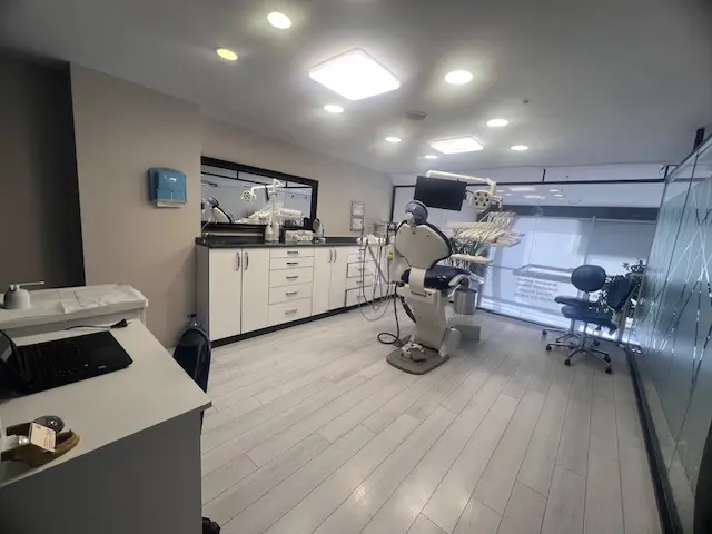 Clinic-provided photograph of Fil Dent