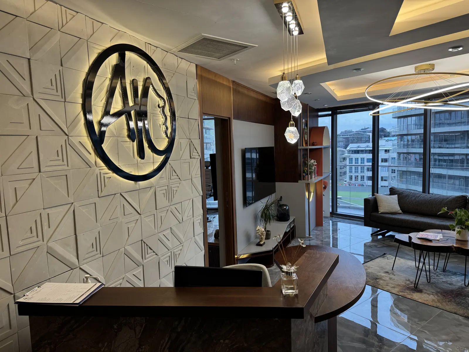 Clinic-provided photograph of Dr Ali Kavuzlu