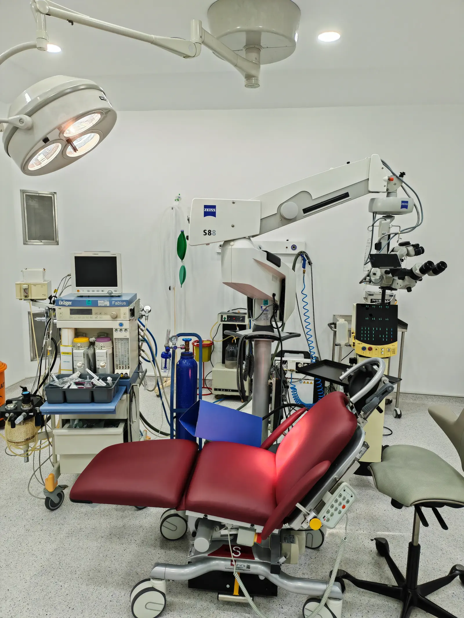 Clinic-provided photograph of Düzey Eye Centre