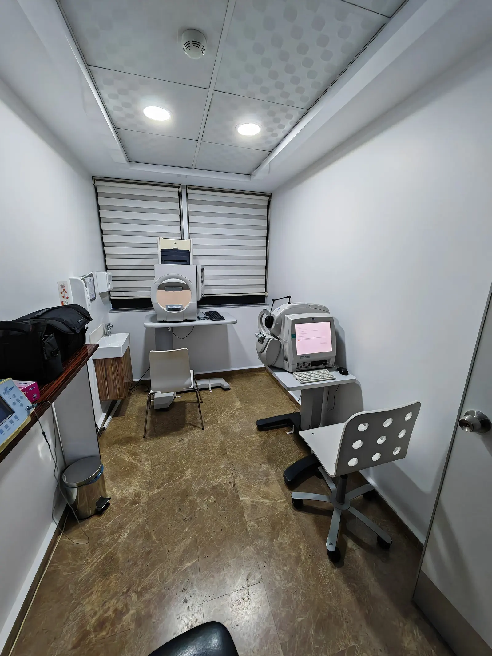 Clinic-provided photograph of Düzey Eye Centre