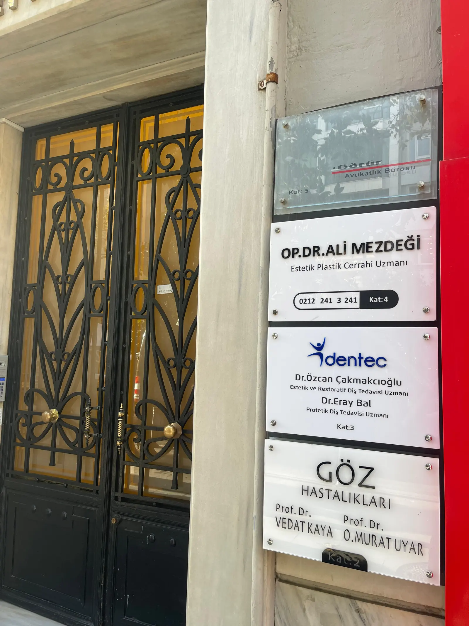 Von der Klinik bereitgestelltes Foto von Dr. Ali Mezdeği