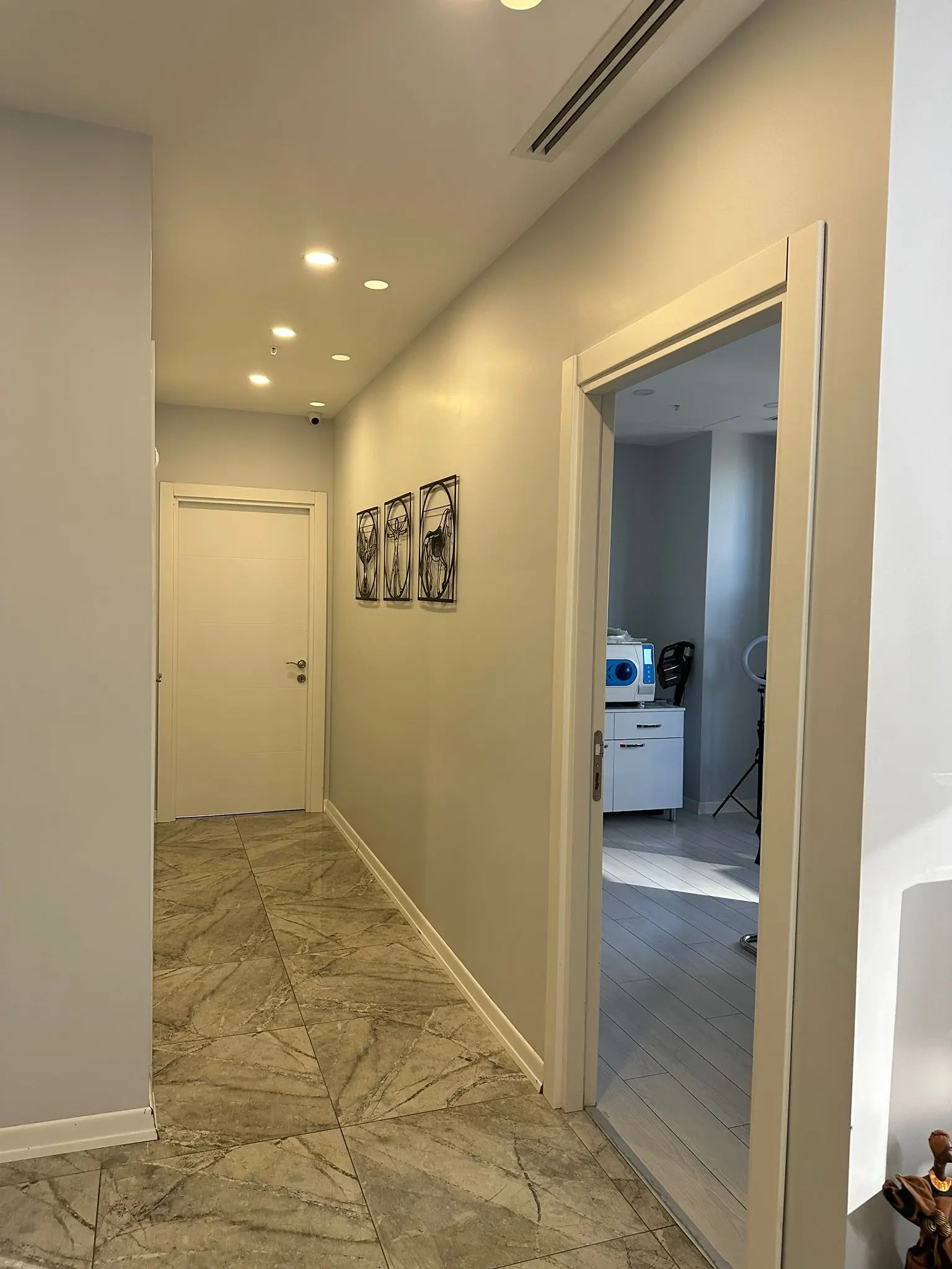 Von der Klinik bereitgestelltes Foto von Dr. Evren Tevfik İşçi