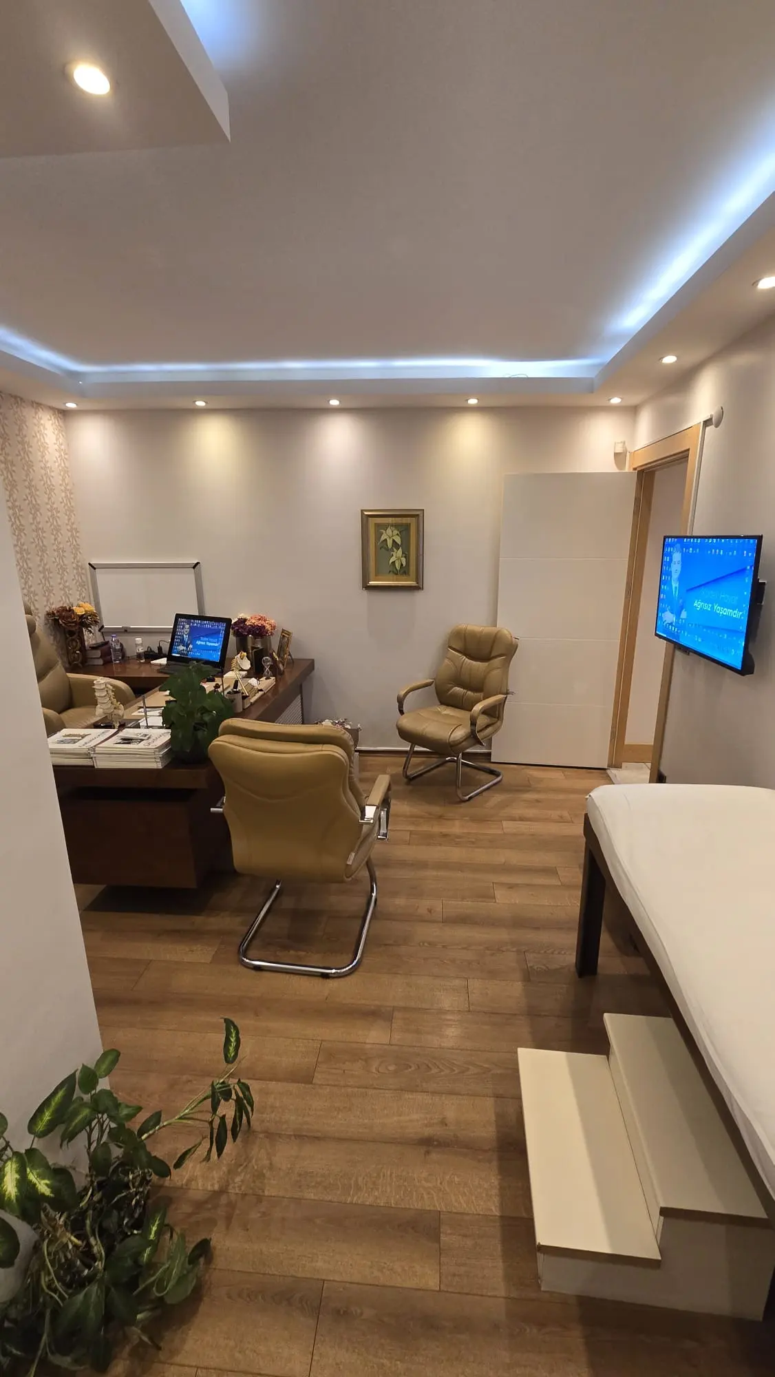 Clinic-provided photograph of Dr Çağatay Kemerli