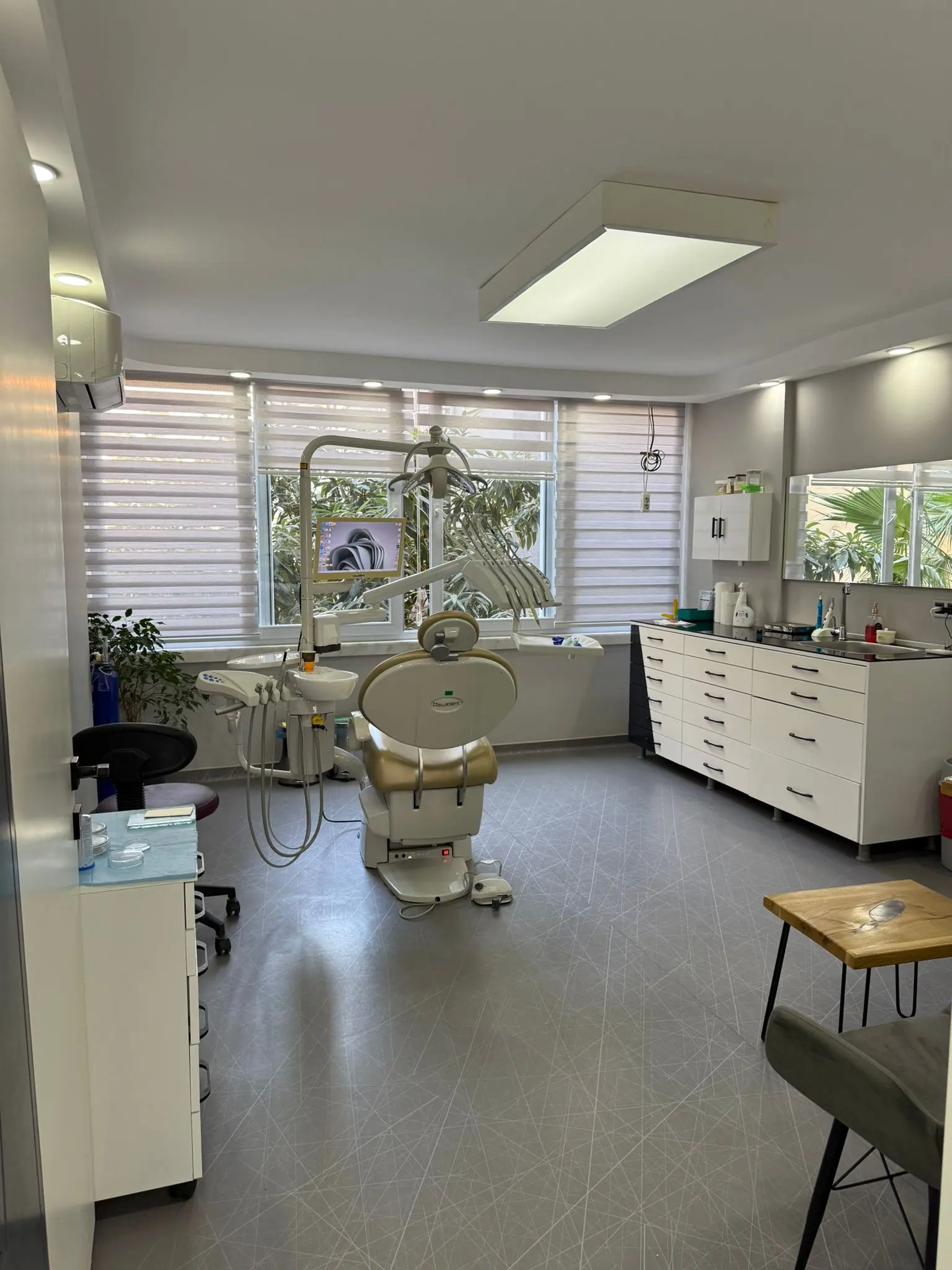 Clinic-provided photograph of Dental Reform
