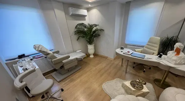 Von der Klinik bereitgestelltes Foto von Dr. Öznur Göyce