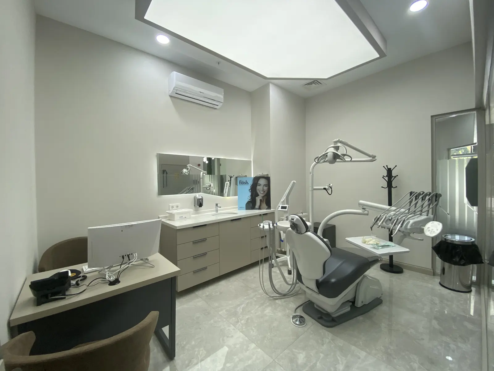 Clinic-provided photograph of Büyükçekmece Lotusdiş Dental Clinic