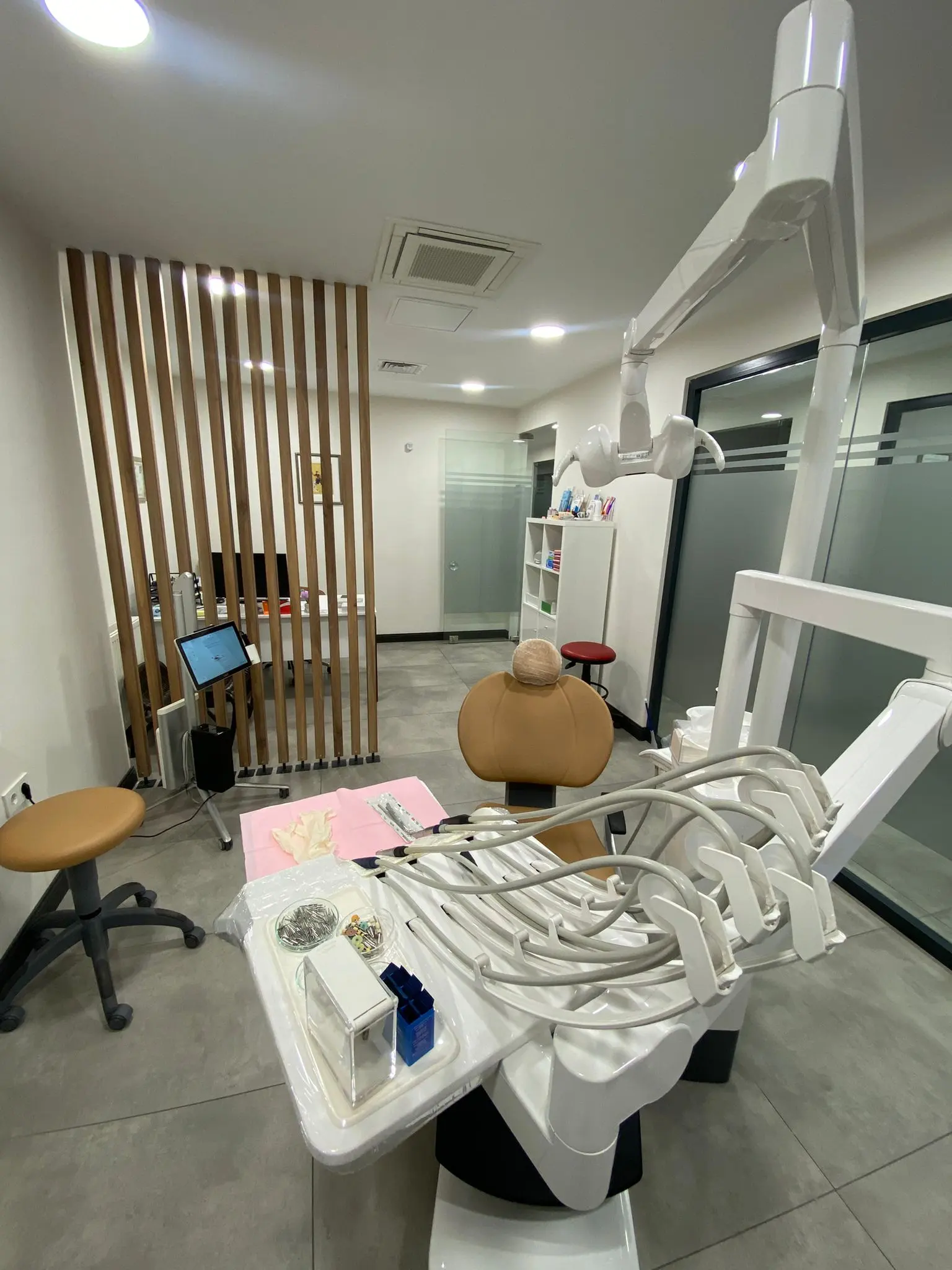 Clinic-provided photograph of Cebeci Dent