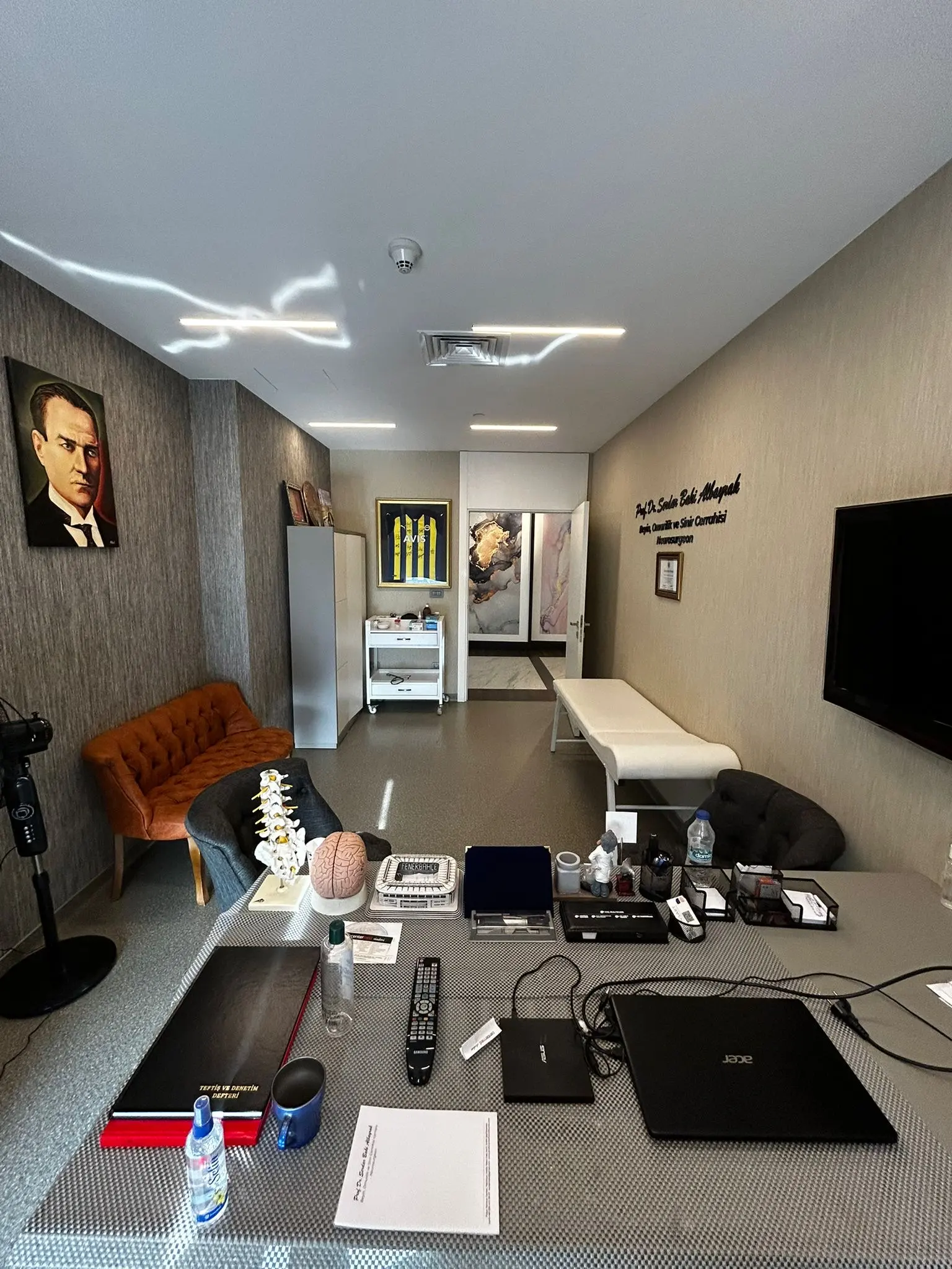 Clinic-provided photograph of Prof. Dr Serdar Baki Albayrak