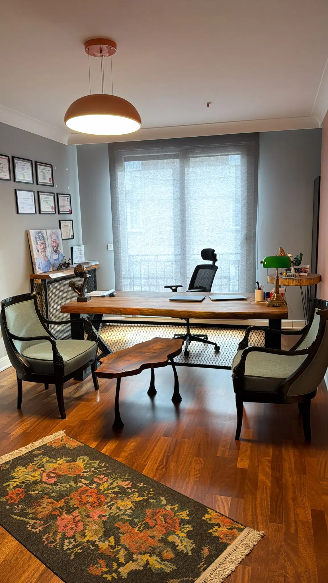 Clinic-provided photograph of Dr Bülent Arıcı