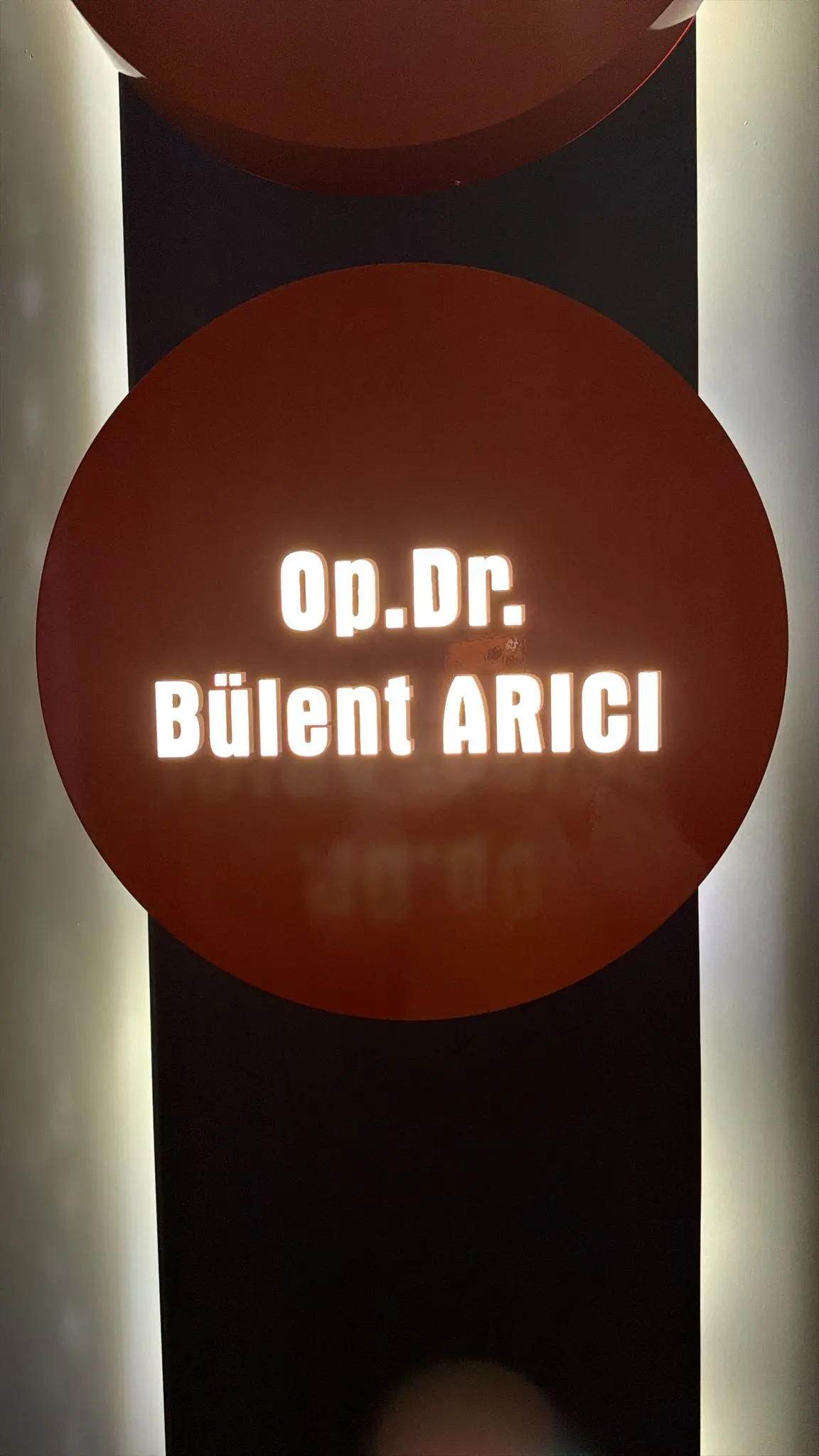 Clinic-provided photograph of Dr Bülent Arıcı