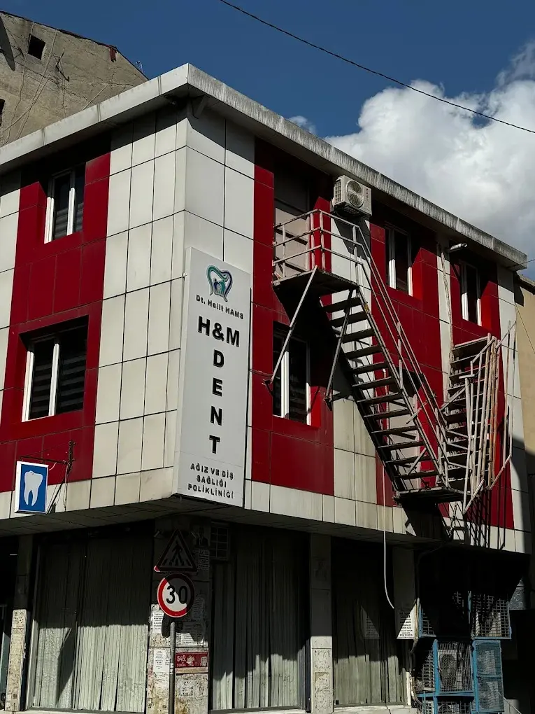 Von der Klinik bereitgestelltes Foto von H & M Dent