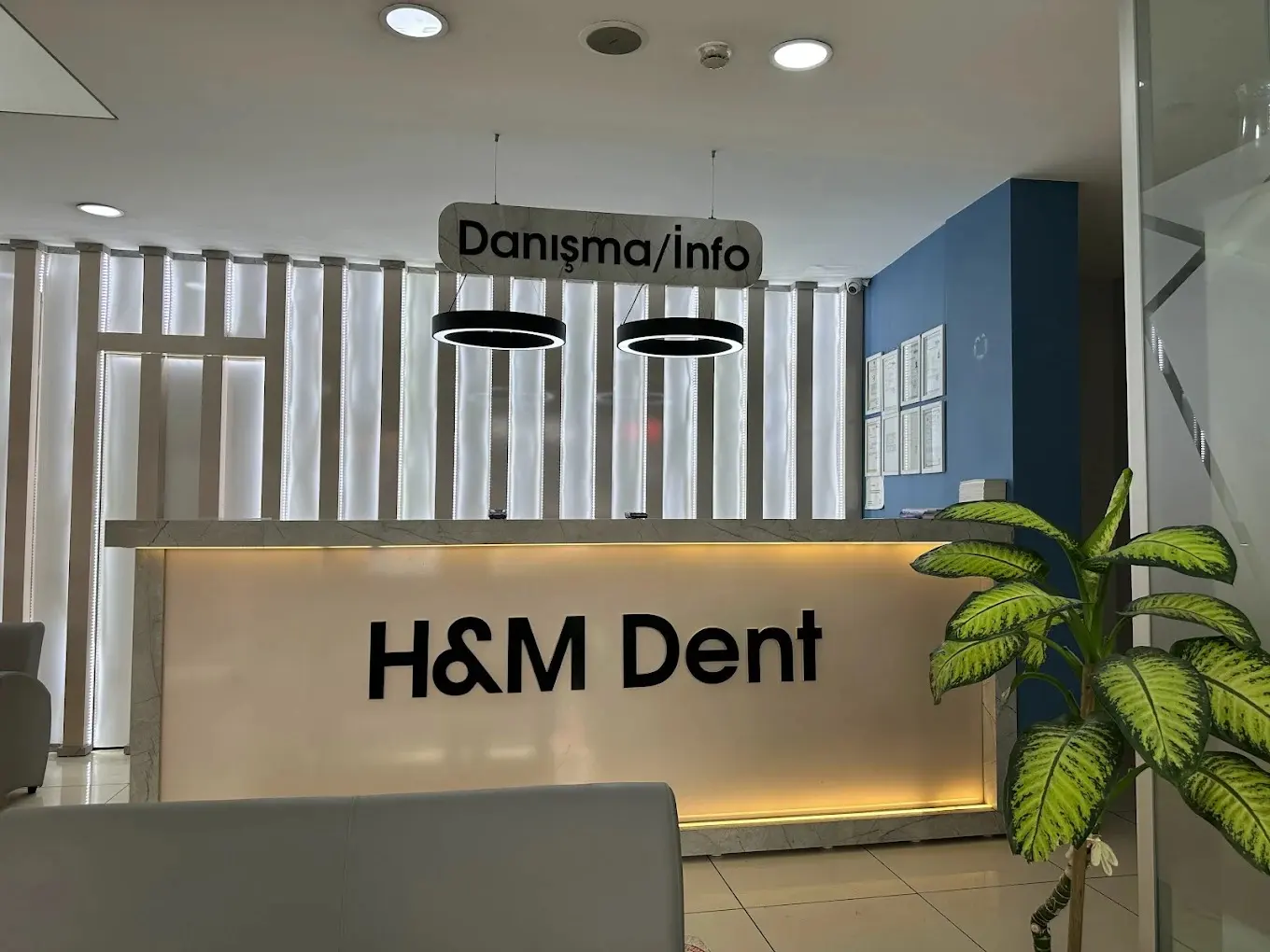 Von der Klinik bereitgestelltes Foto von H & M Dent