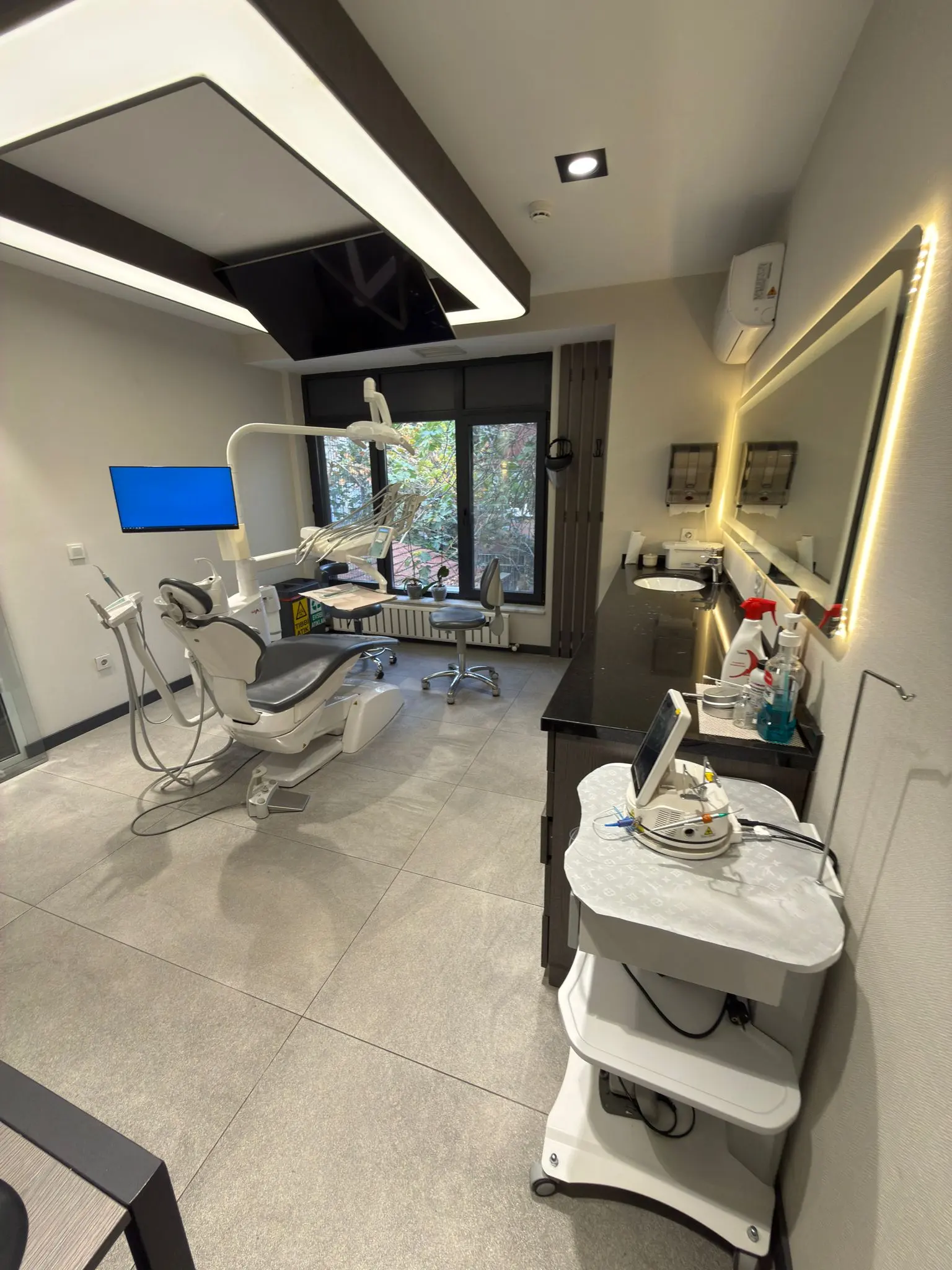 Clinic-provided photograph of Dentblue Dental Clinic