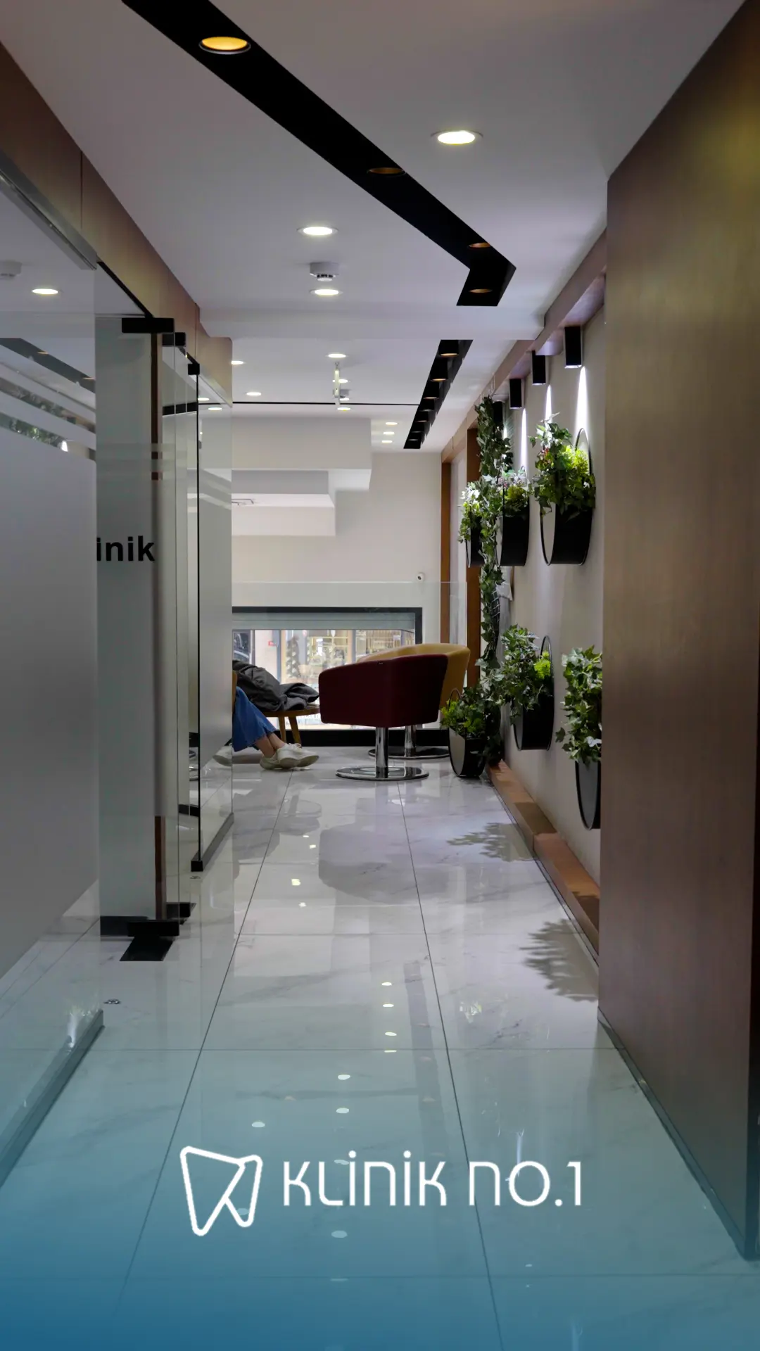 Clinic-provided photograph of No1 Dental Clinic