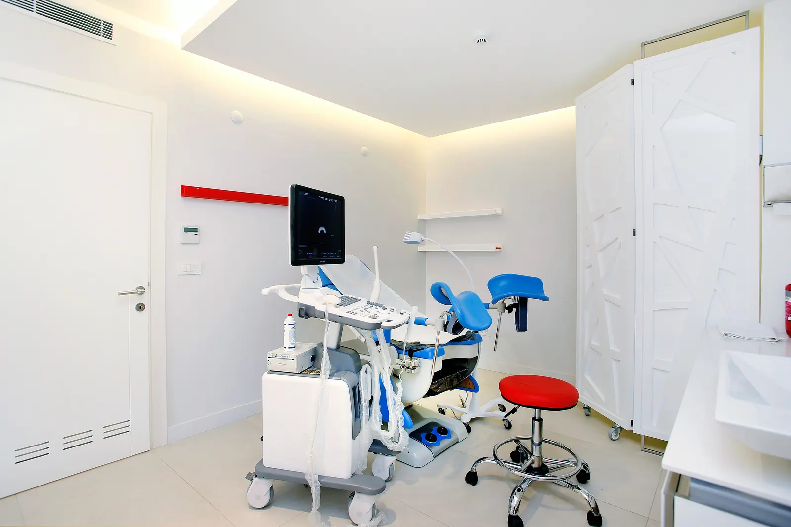 Clinic-provided photograph of Dr Aral Özbal