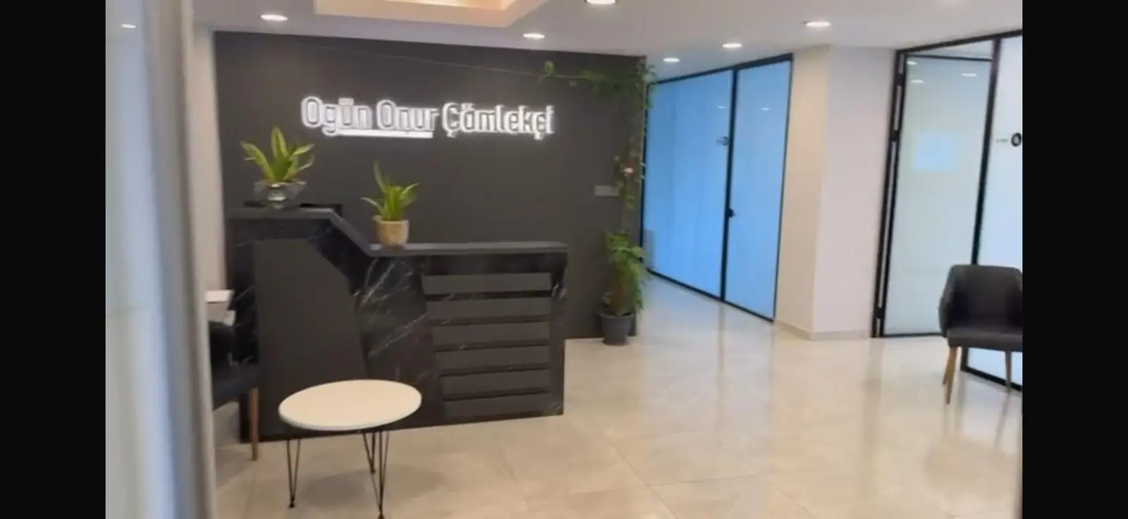 Clinic-provided photograph of Dr Ogün Onur Çömlekçi