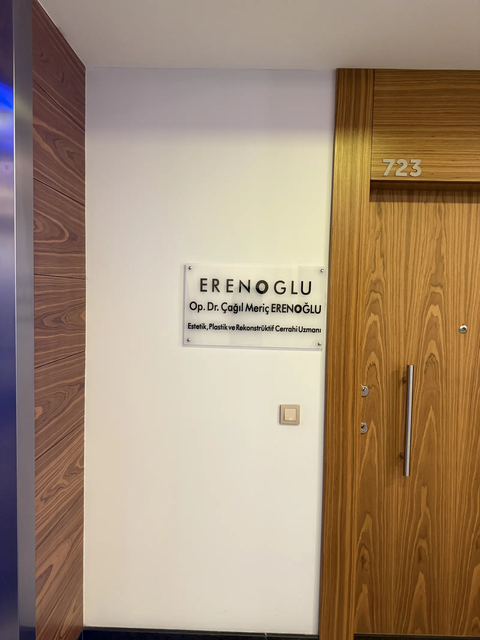 Clinic-provided photograph of Dr Çağıl Meriç Erenoğlu