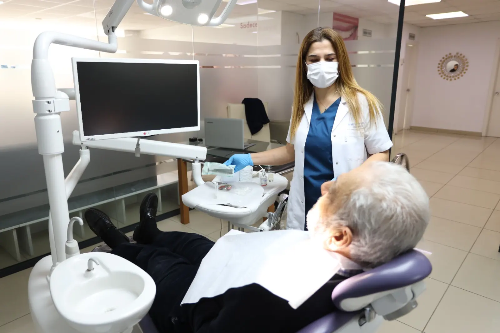 Clinic-provided photograph of İmplantdent Dental Clinic