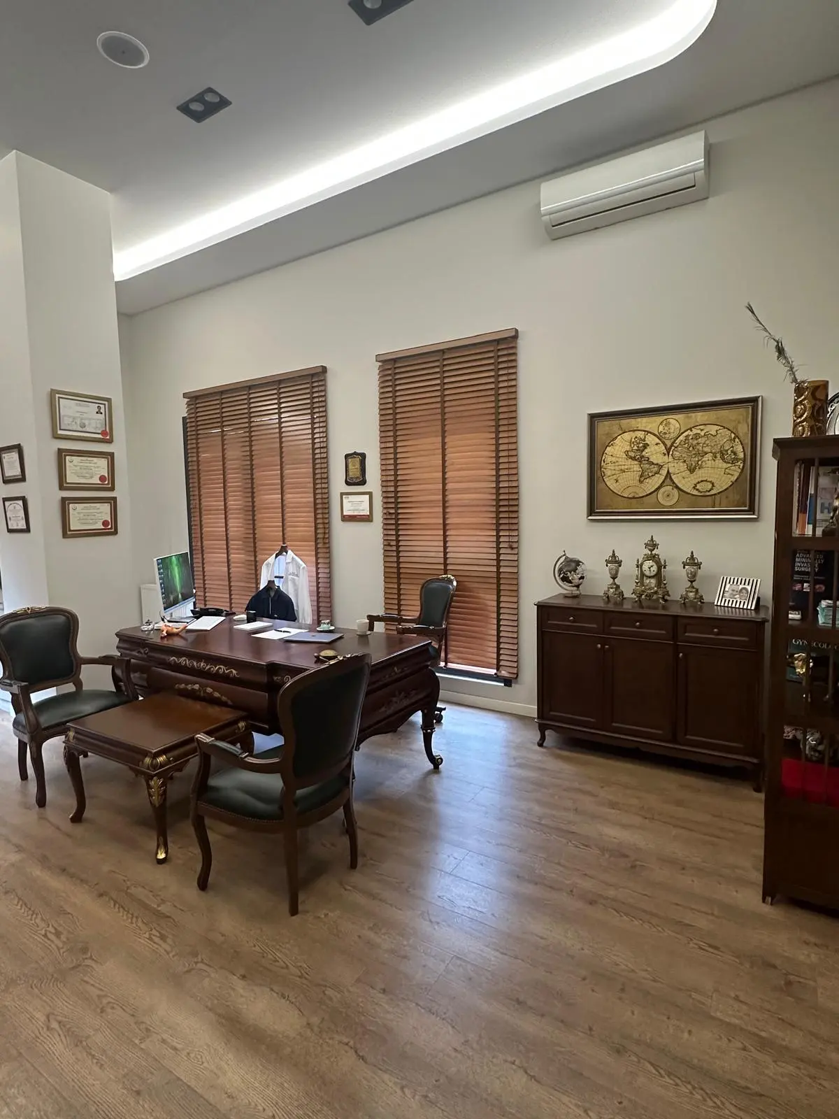 Clinic-provided photograph of Assoc. Prof. Dr İlker Kahramanoğlu